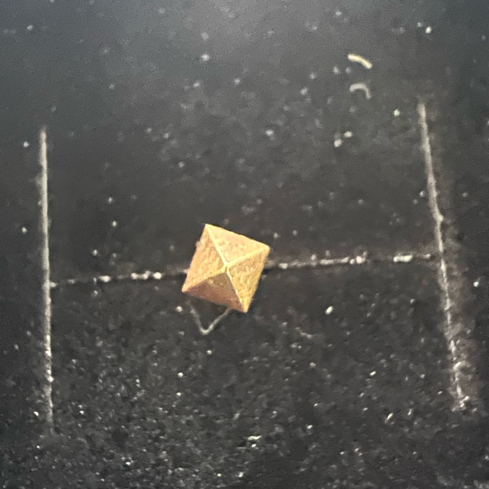 Single Stud Earrings - image 2